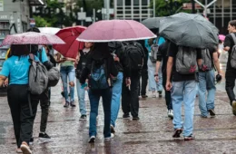 Chuvas e tempestades marcam chegada da frente fria pelo Sul do país