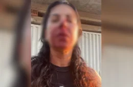 Mulher é agredida por PM enquanto trabalhava no 8 de março em MG