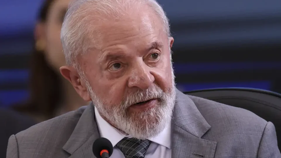 Lula assina nesta terça PL da Isenção de Imposto de Renda para quem ganha até R$ 5 mil