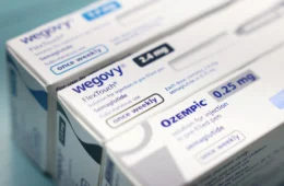 Anvisa obriga retenção de receita para venda de canetas como Ozempic
