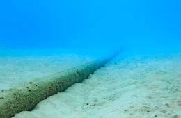 Ataques russos a cabos submarinos podem causar apagão da internet, dizem operadoras