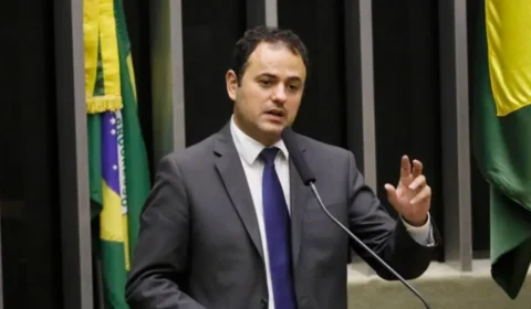 Governo tenta salvar mandato de Glauber, mas enfrenta articulação ‘inquebrantável’ de Lira