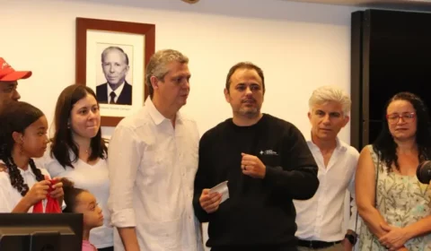 PT e PSOL tentam acordo para livrar Glauber Braga, mas Centrão resiste