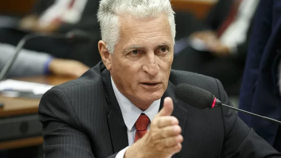 Deputado do PT pede andamento de processo contra Éder Mauro, que o agrediu